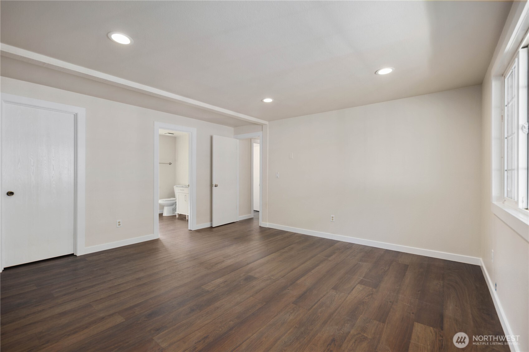 90 E Lakeland Way