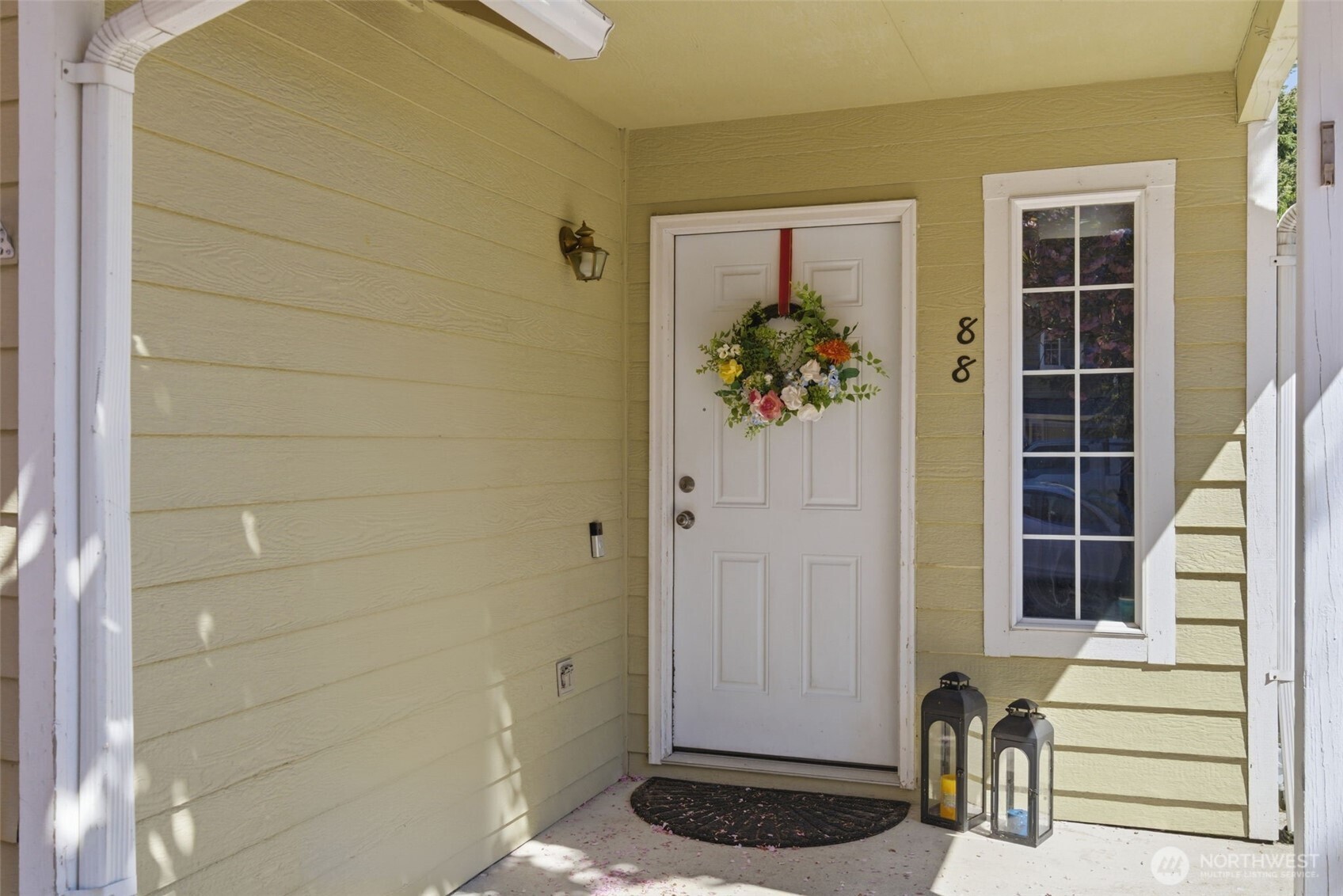 88 NW Lopez Lane