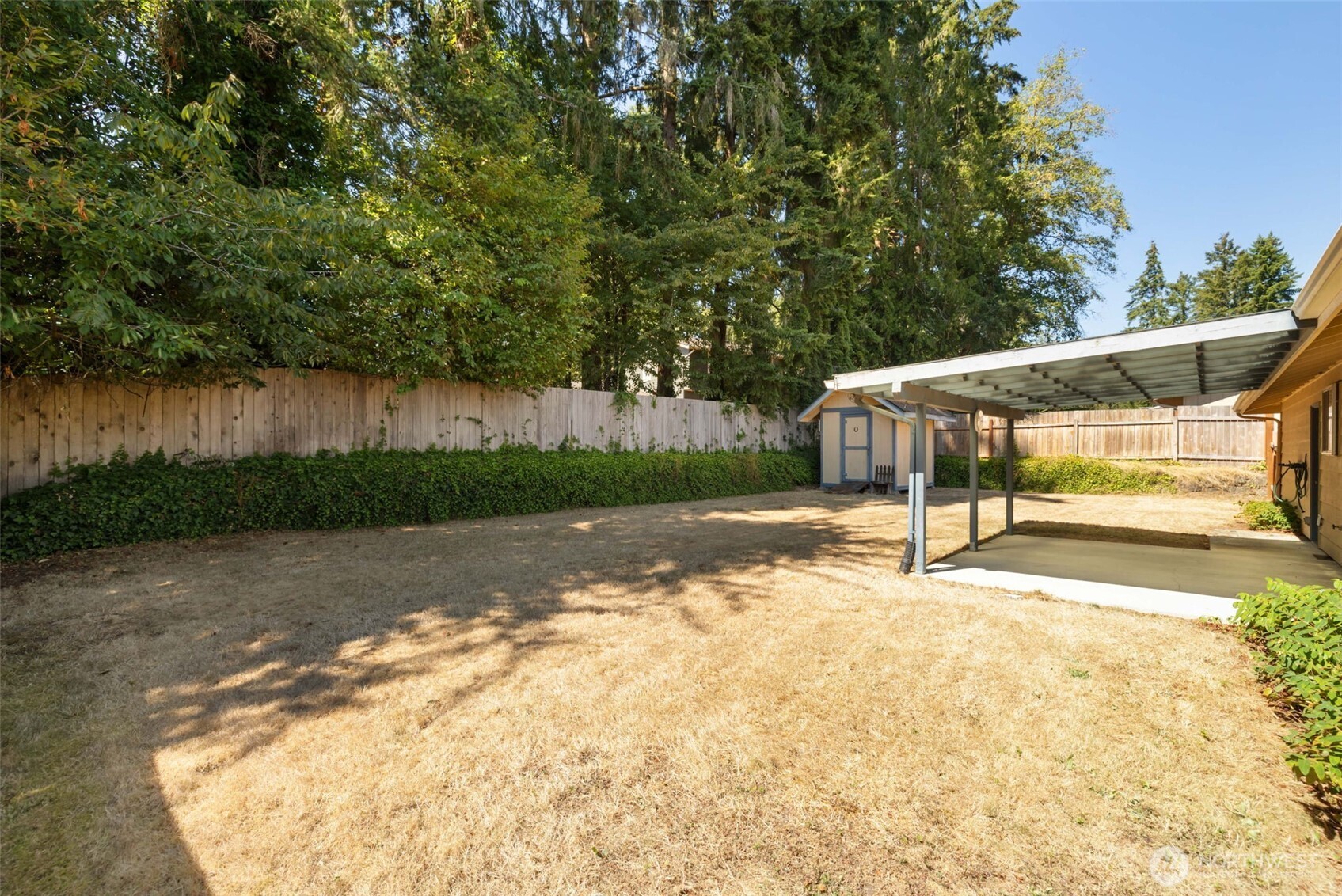 2374 S Flower Avenue