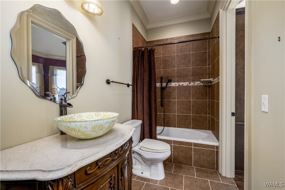 10251 Lake Side Drive