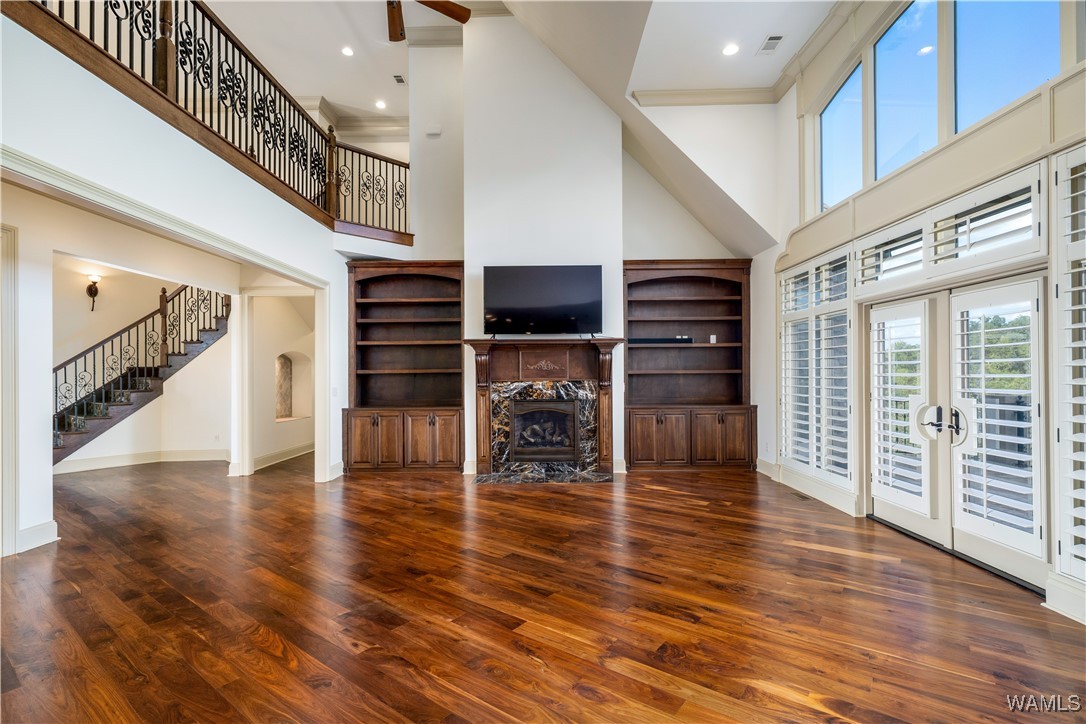 10251 Lake Side Drive