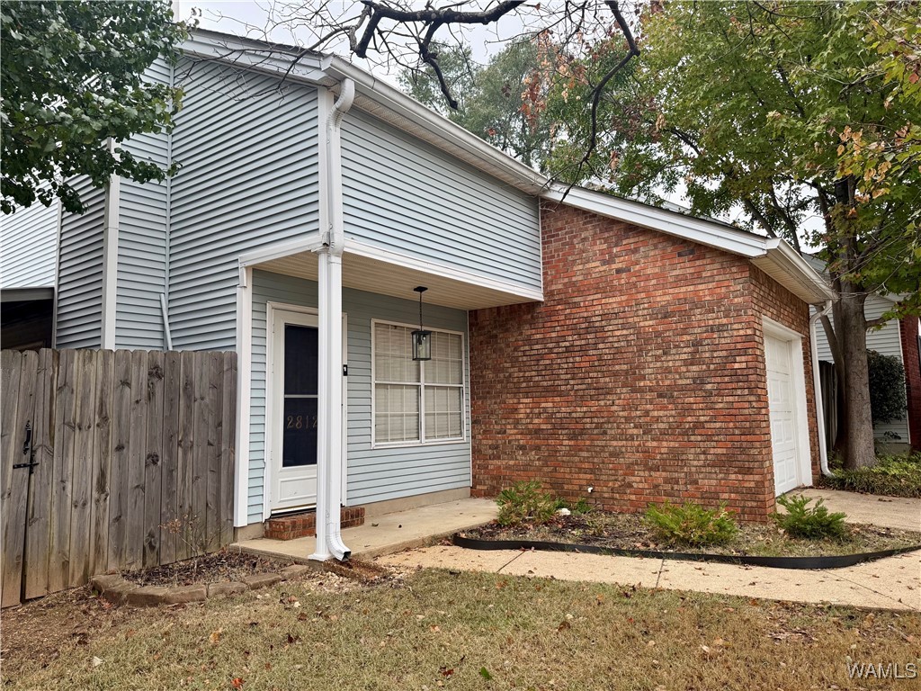 2812 Robinwood Ln