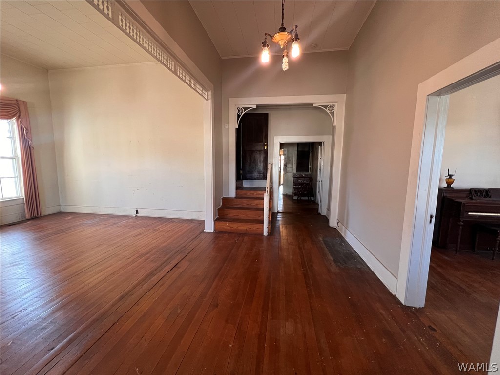 311 Main Street N
