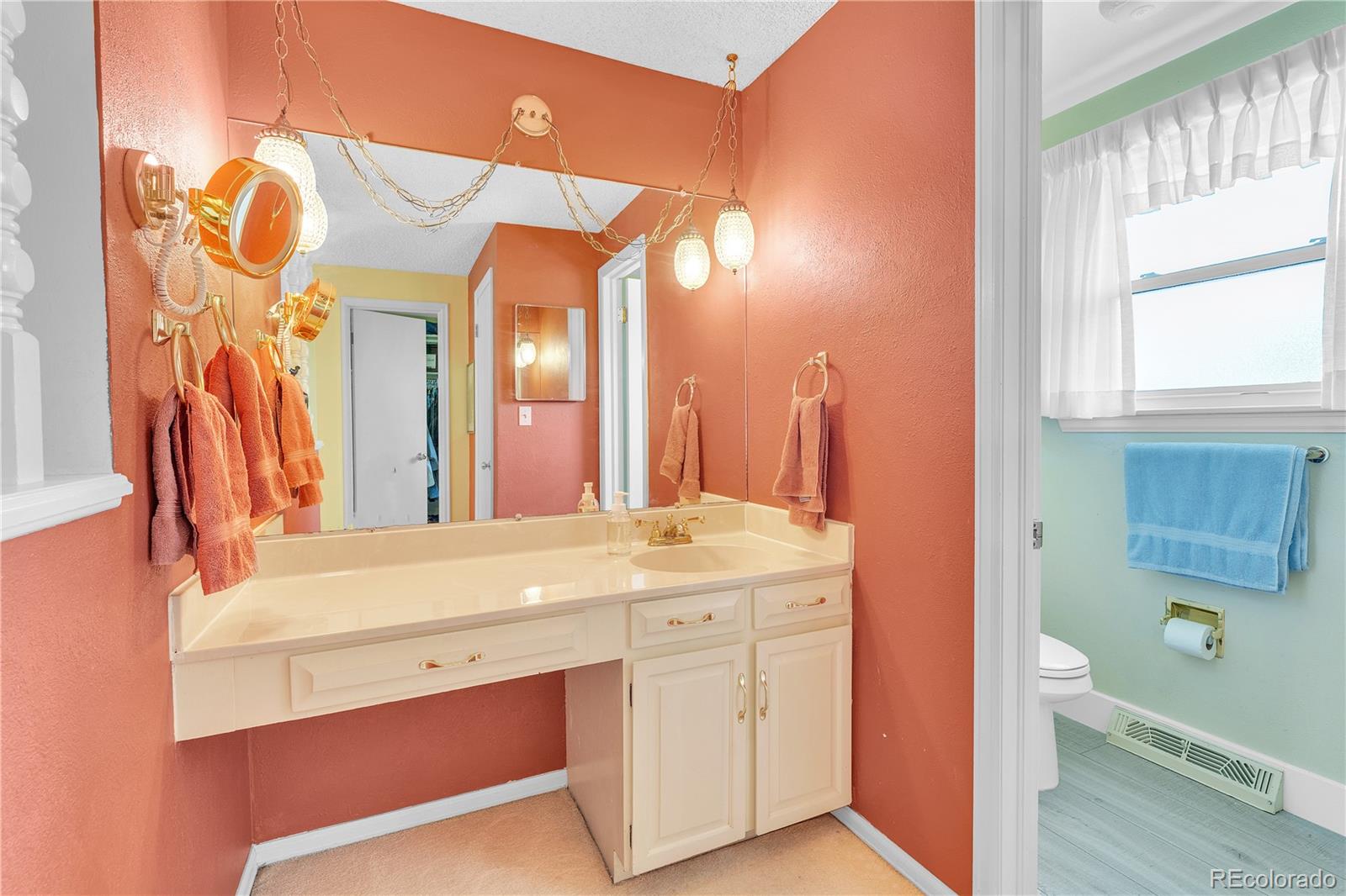 6479 E Maplewood Avenue