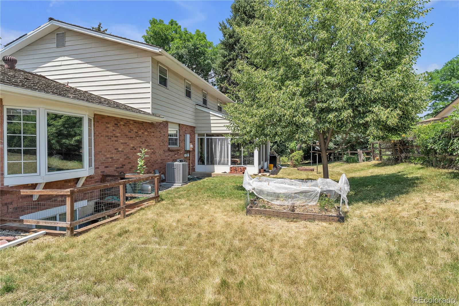 6479 E Maplewood Avenue