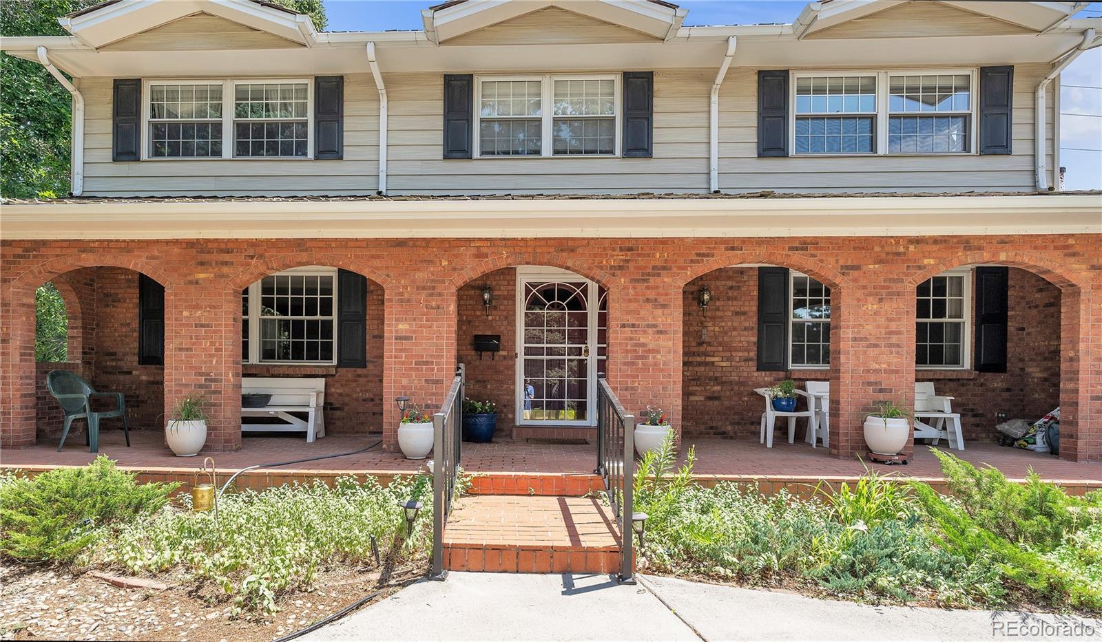 6479 E Maplewood Avenue