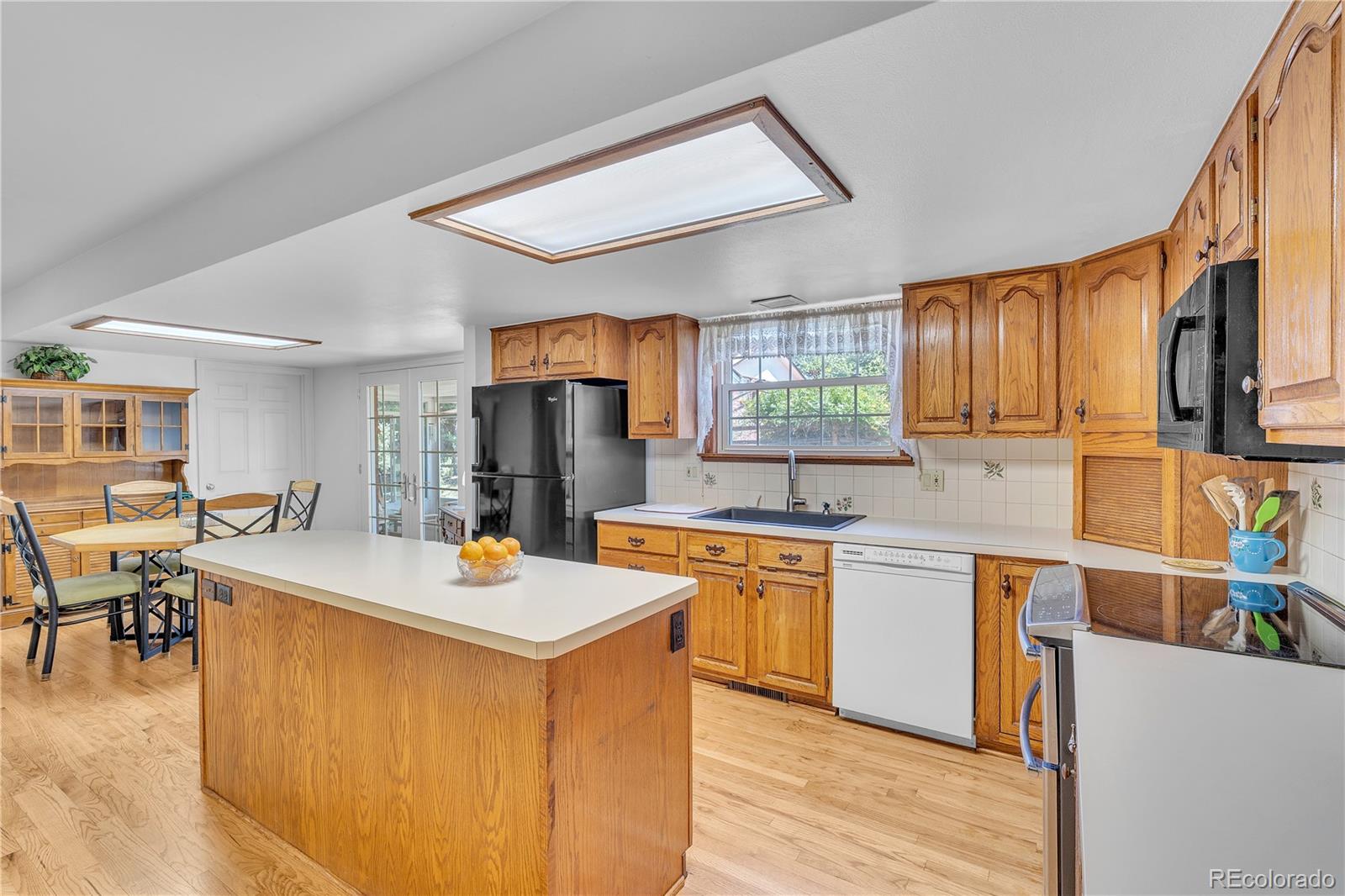 6479 E Maplewood Avenue