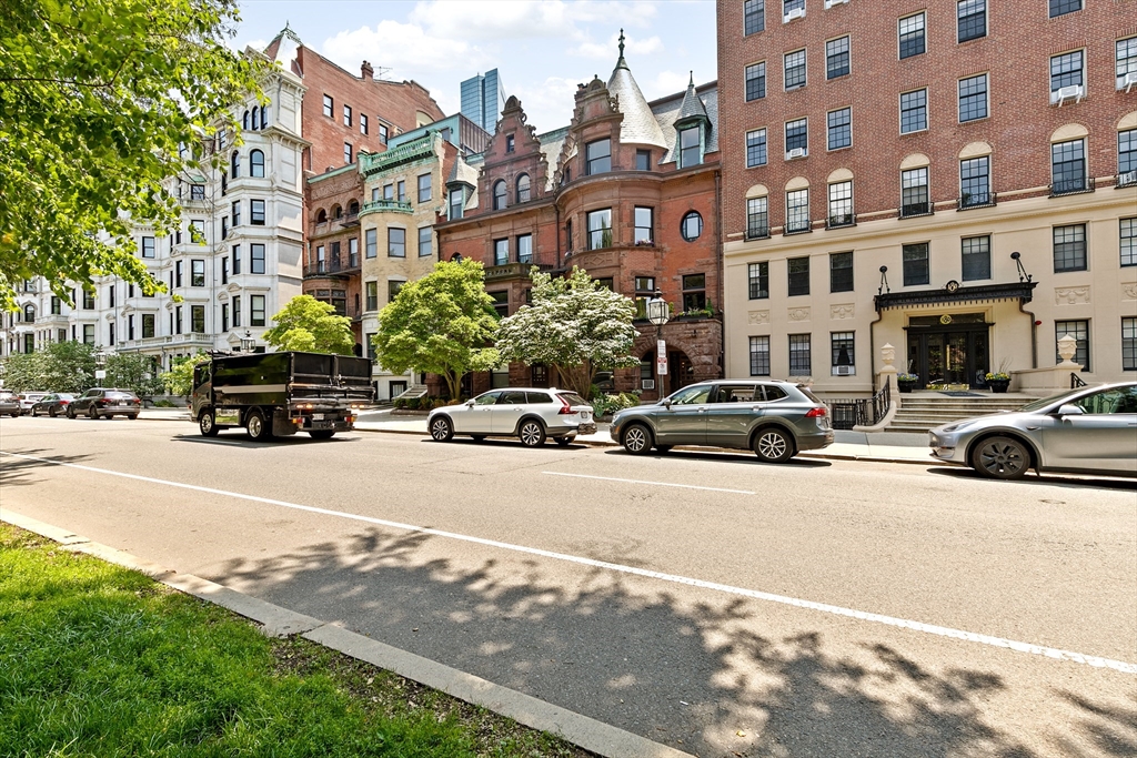 178 Commonwealth Ave # 8