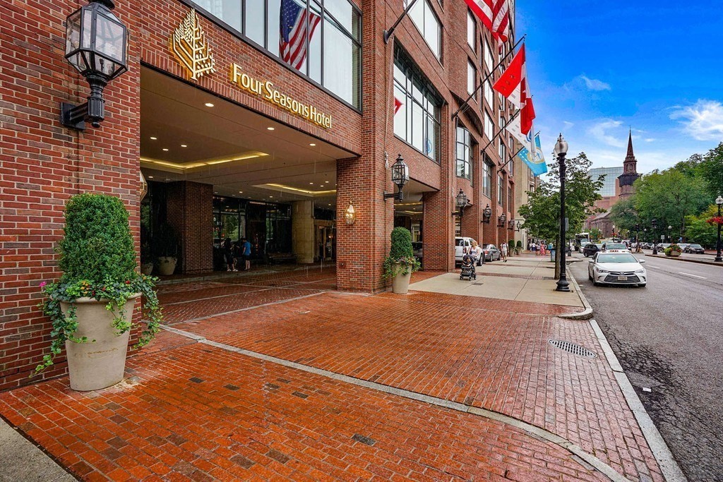 220 Boylston # 1108