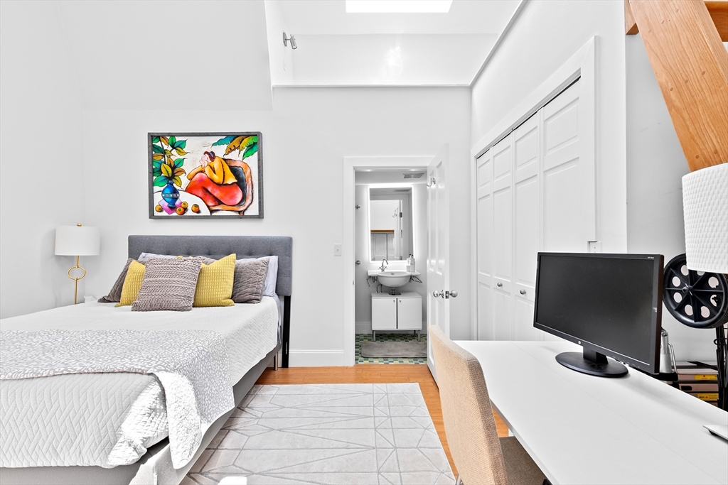 178 Commonwealth Ave # 8