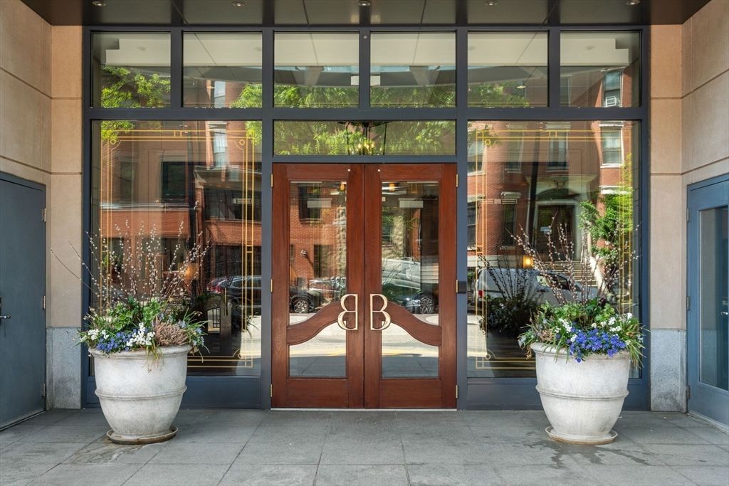 303 Columbus Ave # 501