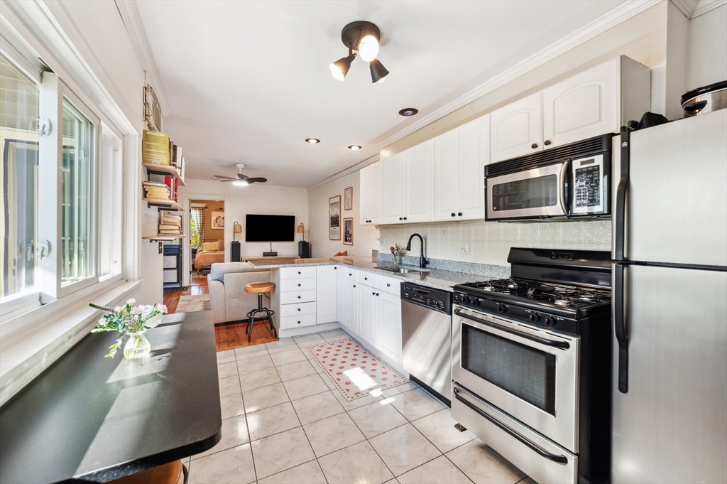 93 Pearl St # 2, Boston Unit: 2