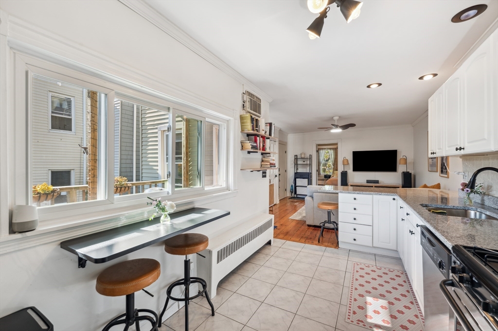 93 Pearl St # 2, Boston Unit: 2