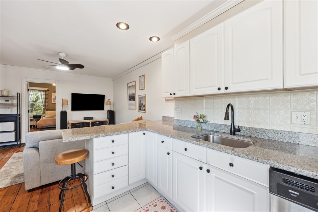 93 Pearl St # 2, Boston Unit: 2