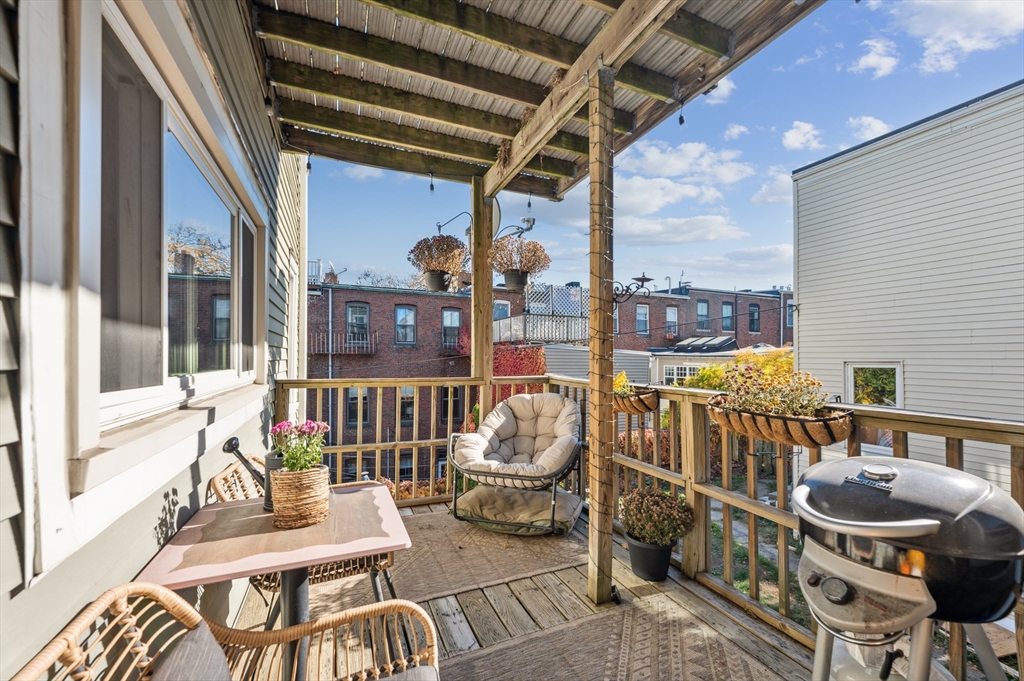 93 Pearl St # 2, Boston Unit: 2