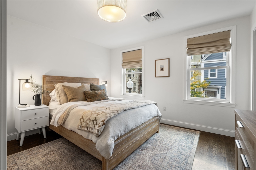 270 Bunker Hill St # 4