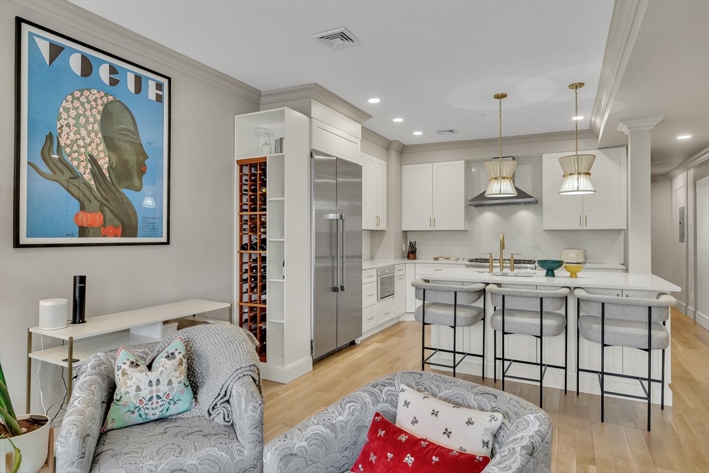 119 Saint Botolph St # 3