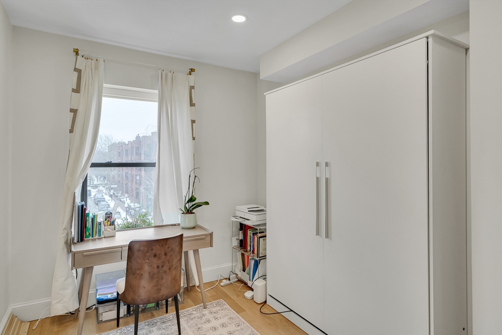 119 Saint Botolph St # 3