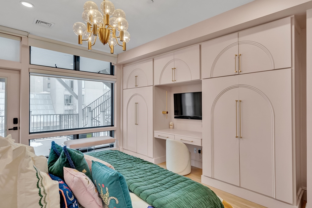 119 Saint Botolph St # 3