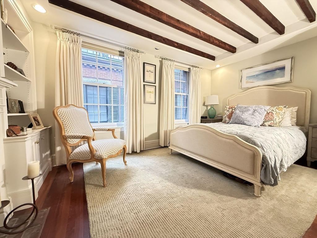 5 Rollins Place