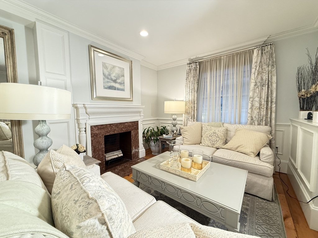5 Rollins Place