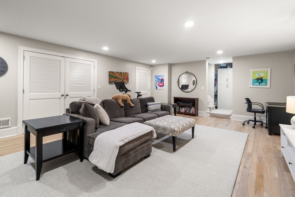 6 Woods Place