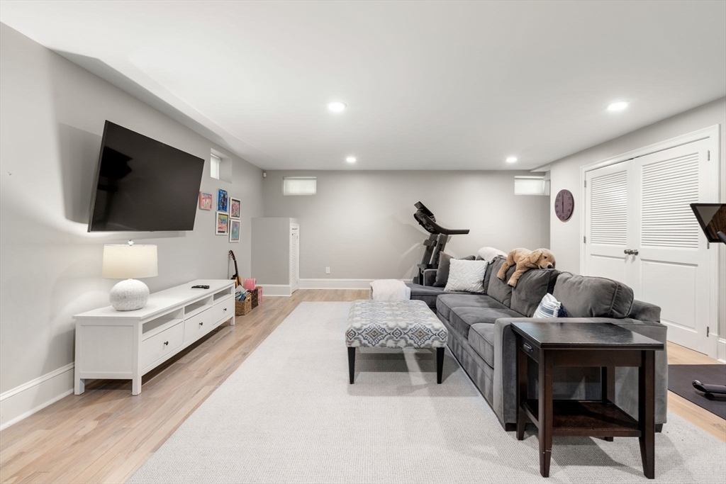 6 Woods Place