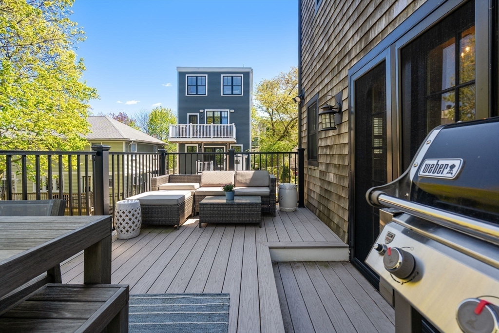 6 Woods Place