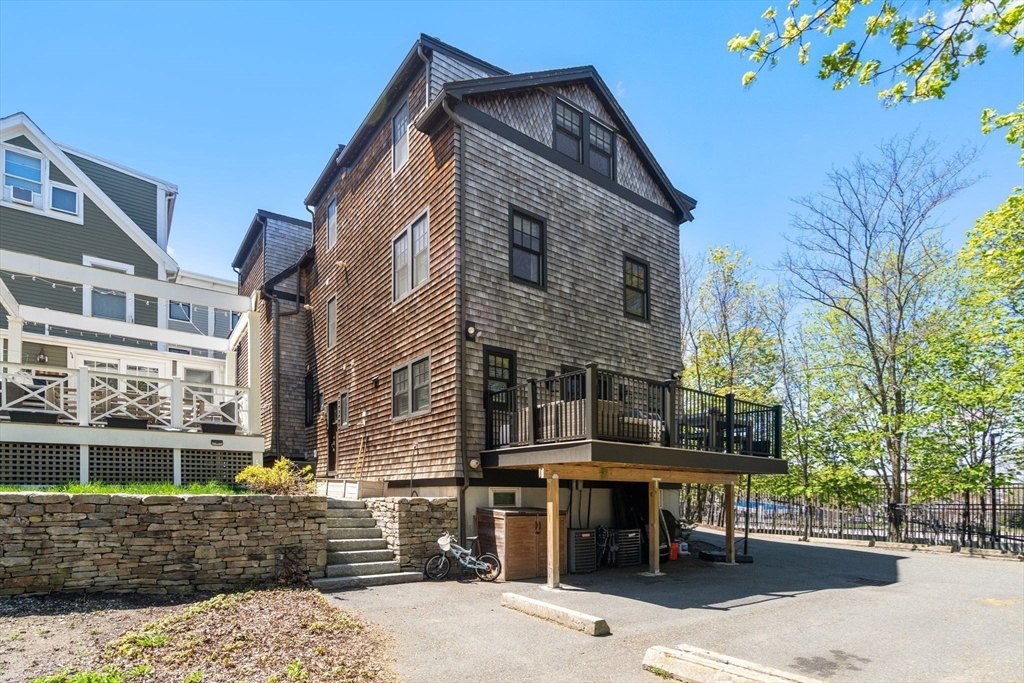 6 Woods Place