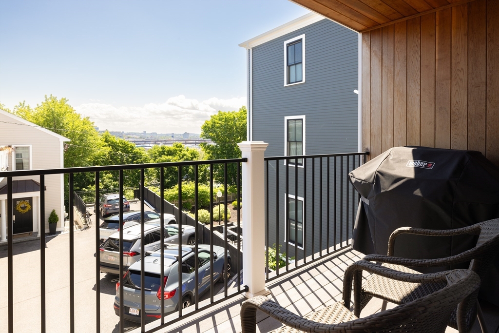 322 Bunker Hill St # 2