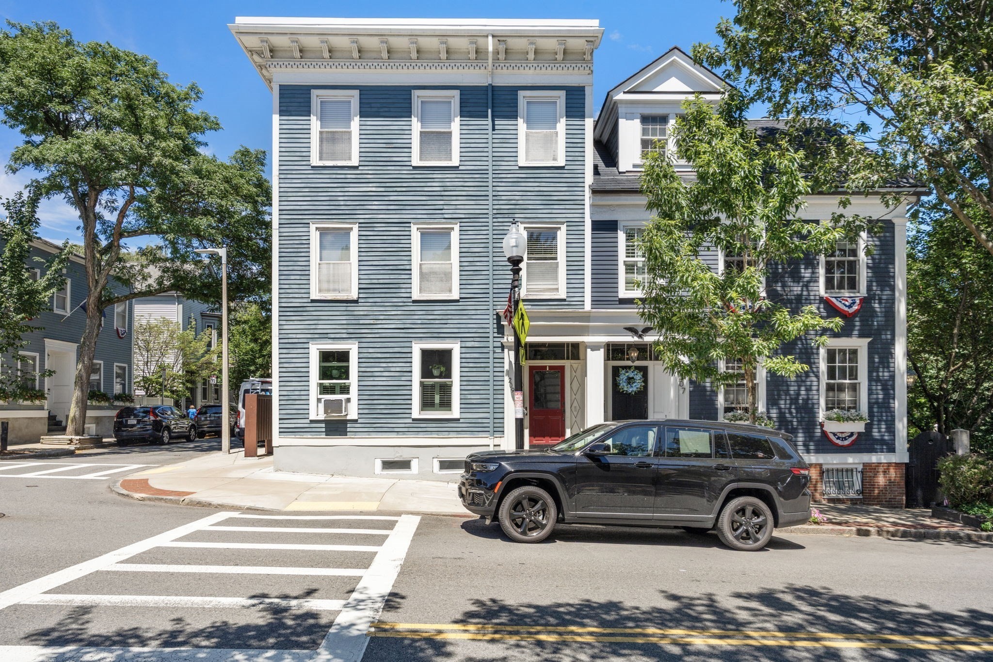 209 Bunker Hill St # 1