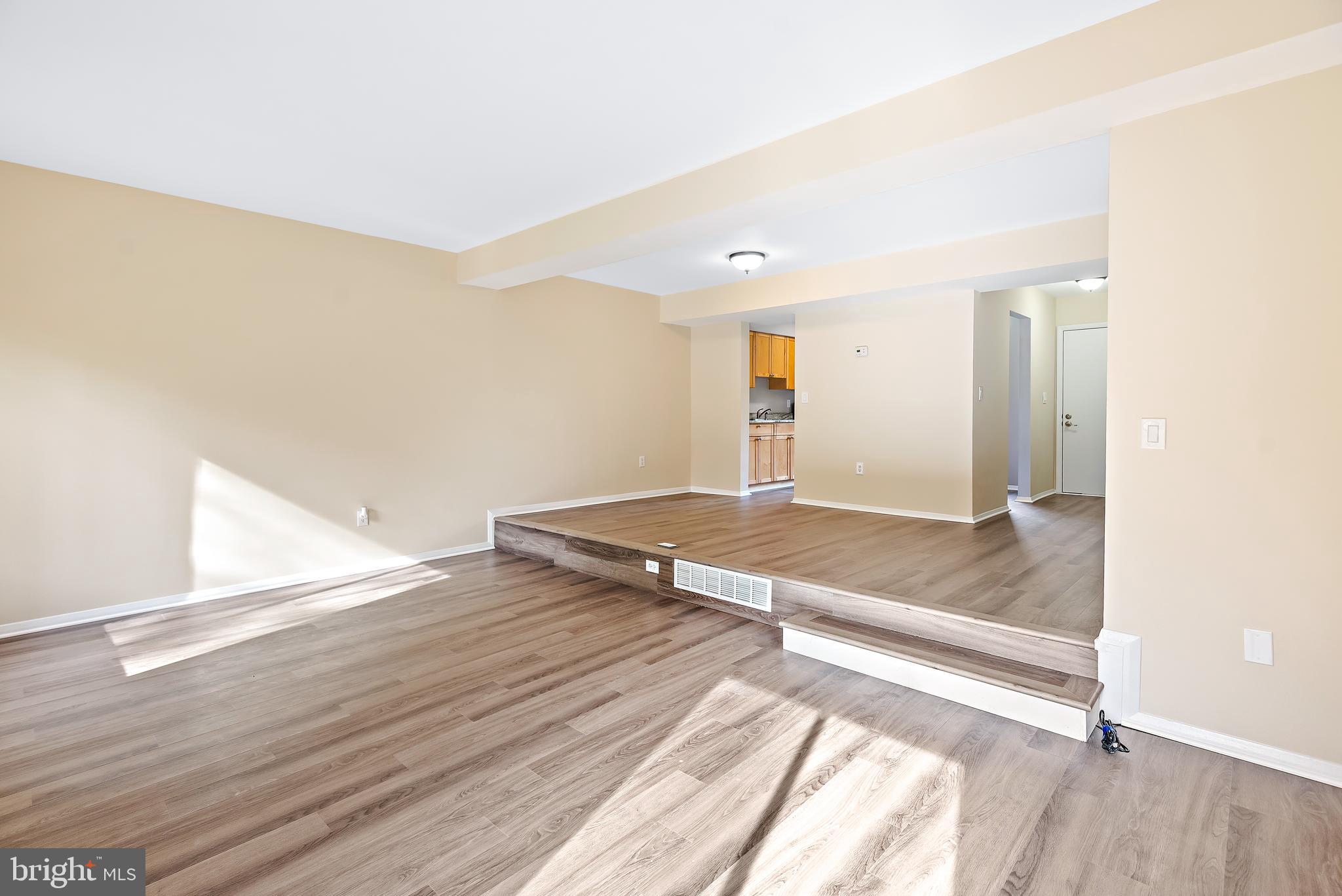 1228 HEARTWOOD COURT
