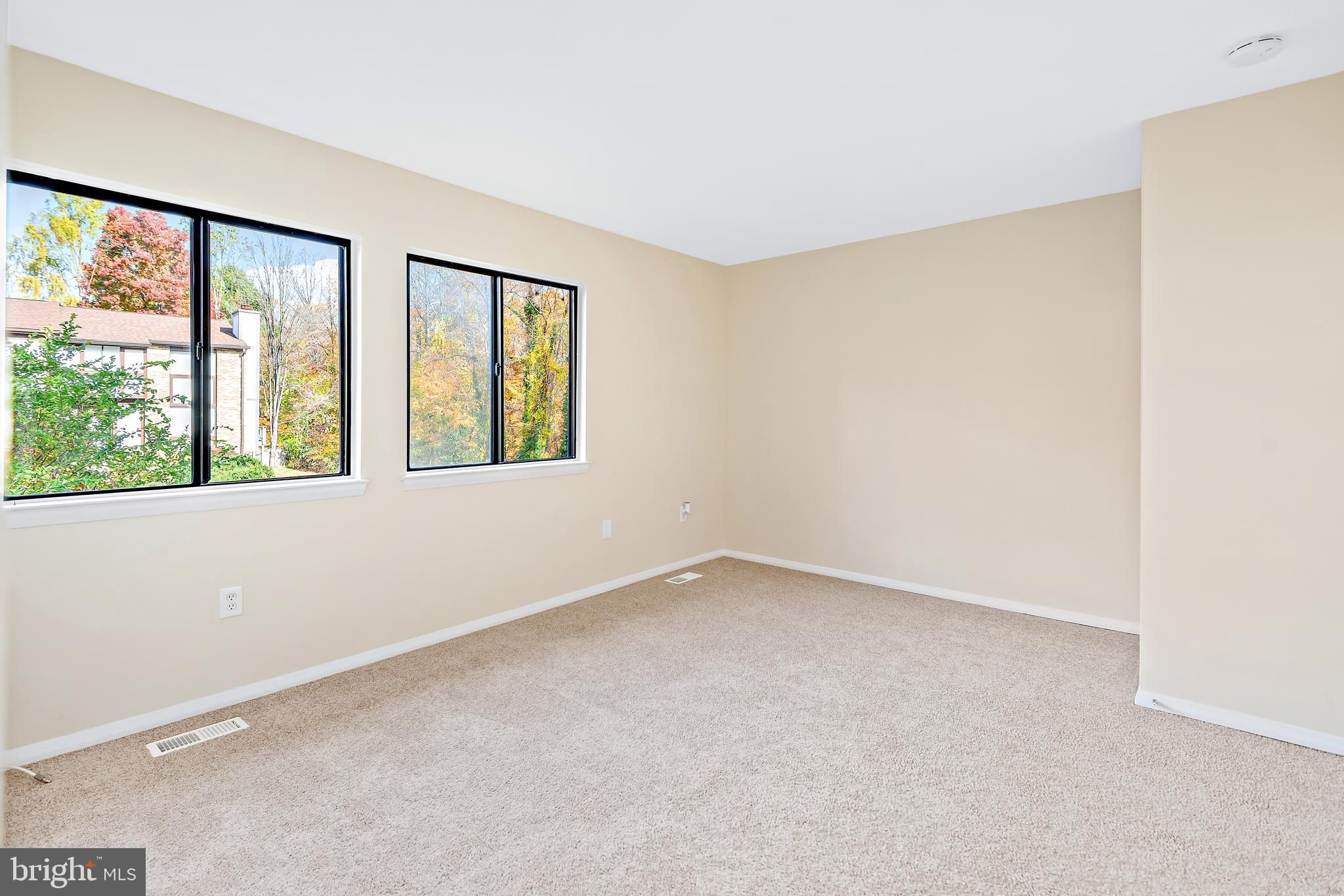 1228 HEARTWOOD COURT