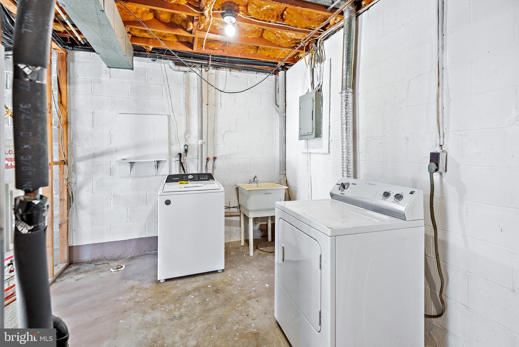 1228 HEARTWOOD COURT