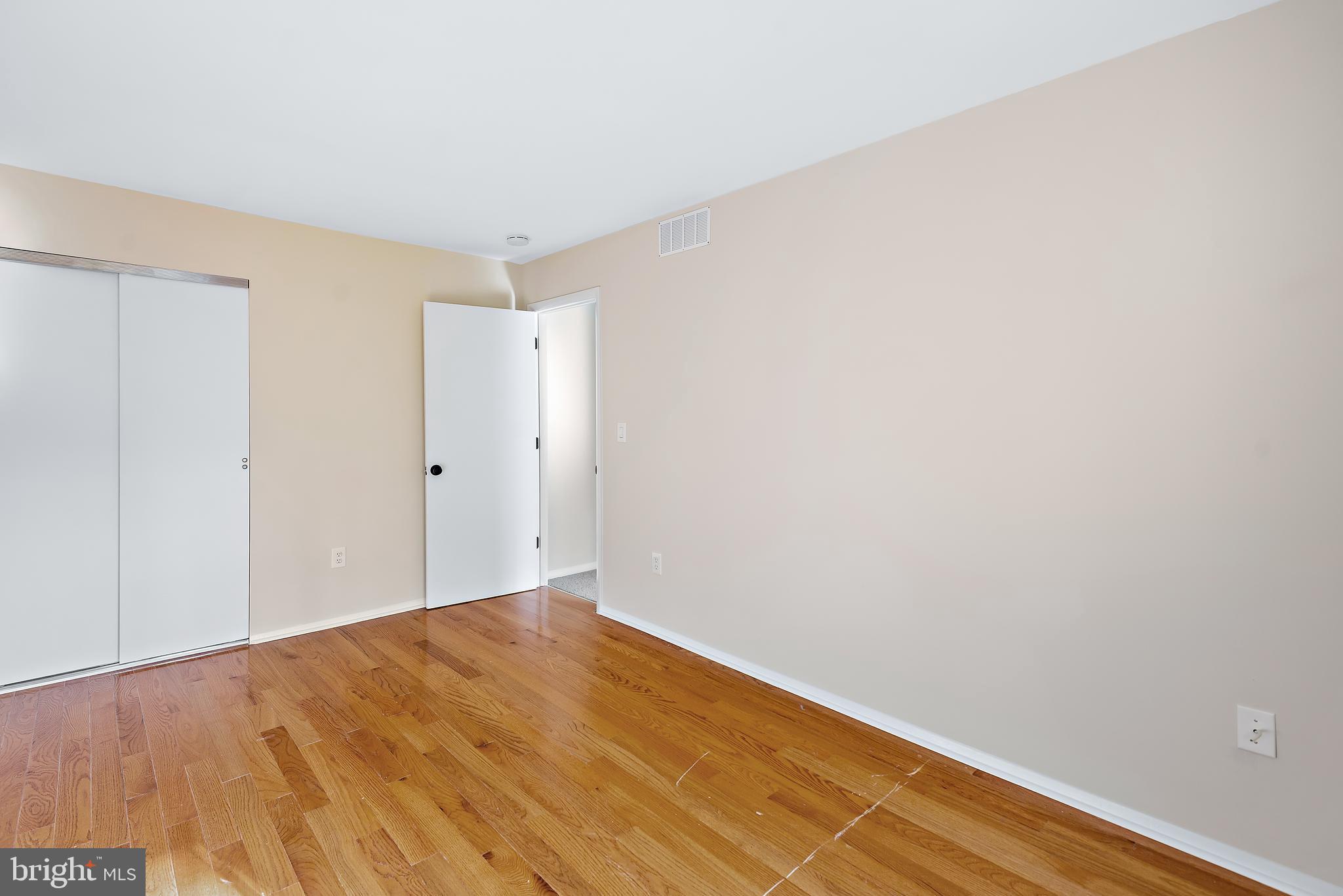 1228 HEARTWOOD COURT