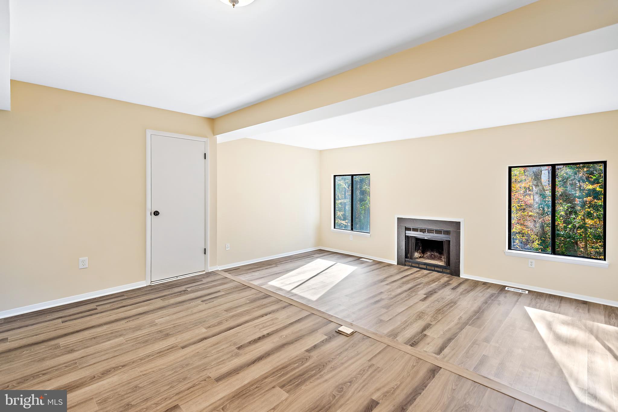 1228 HEARTWOOD COURT
