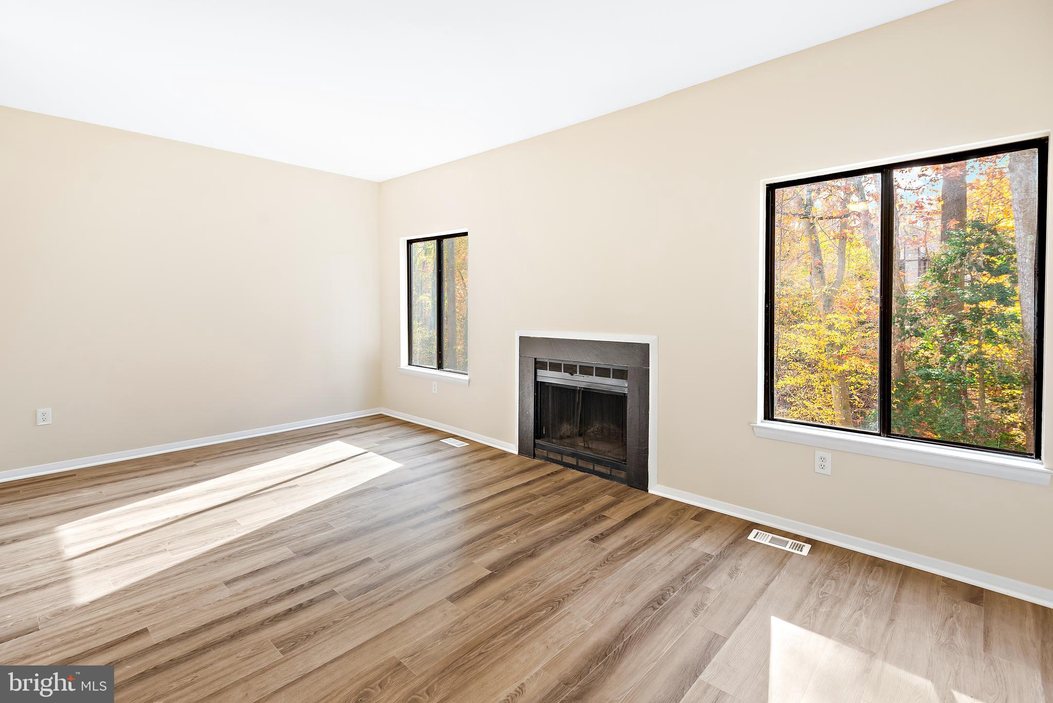 1228 HEARTWOOD COURT