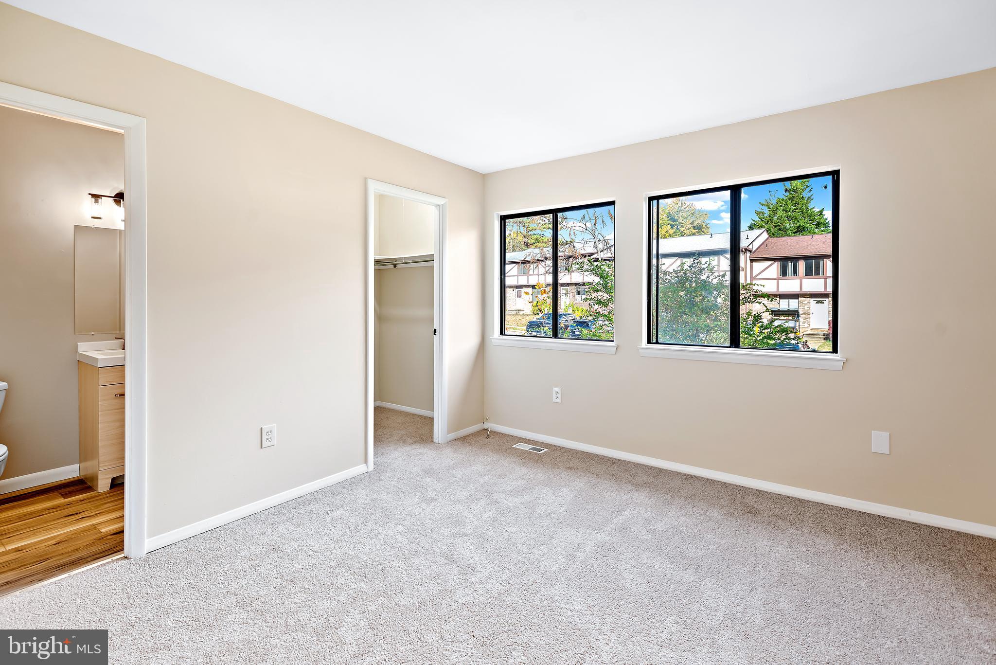 1228 HEARTWOOD COURT