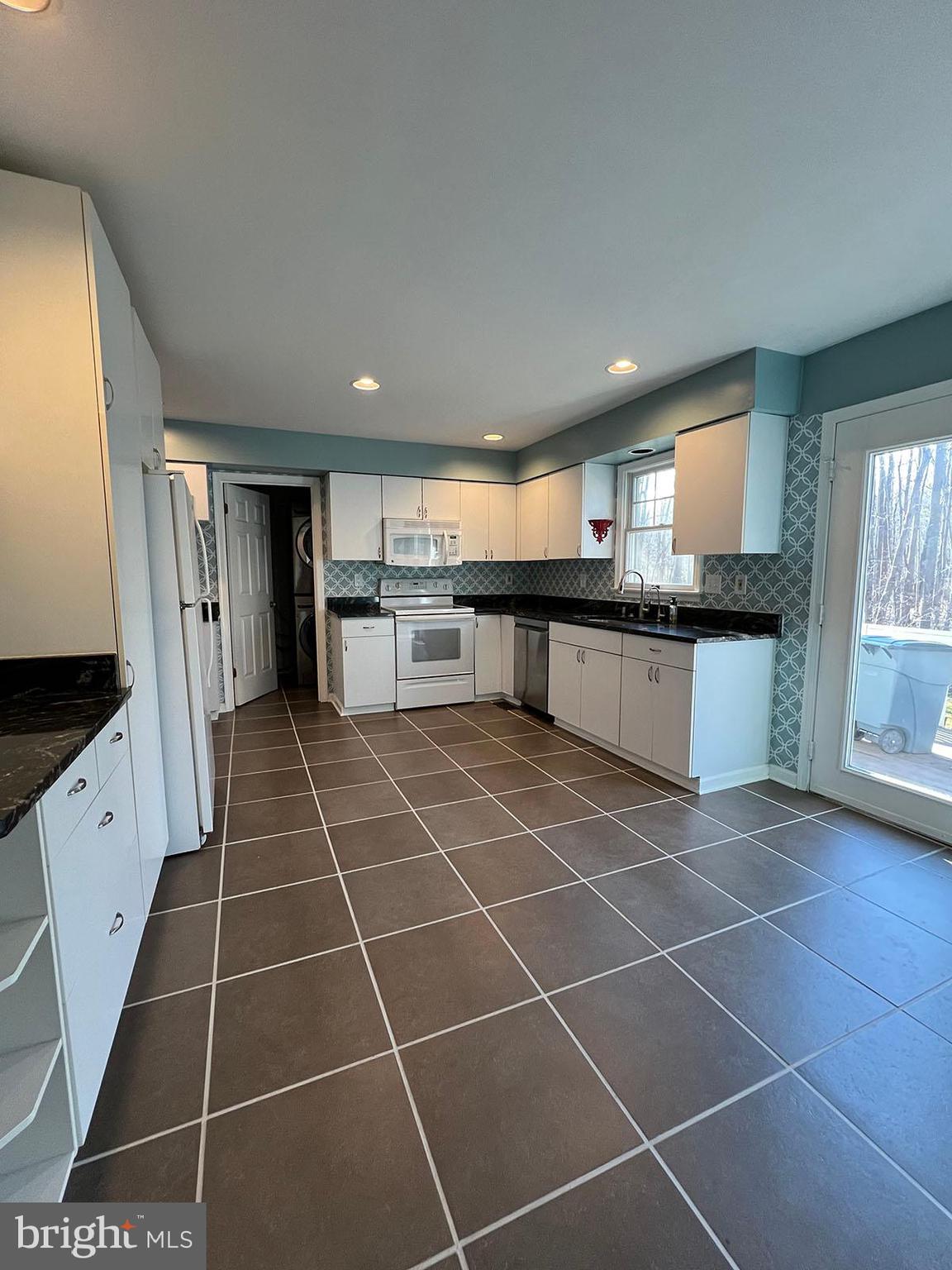 1487 CEDARHURST ROAD