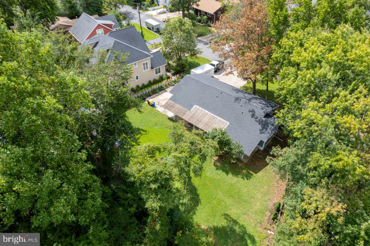 724 SHORE DRIVE