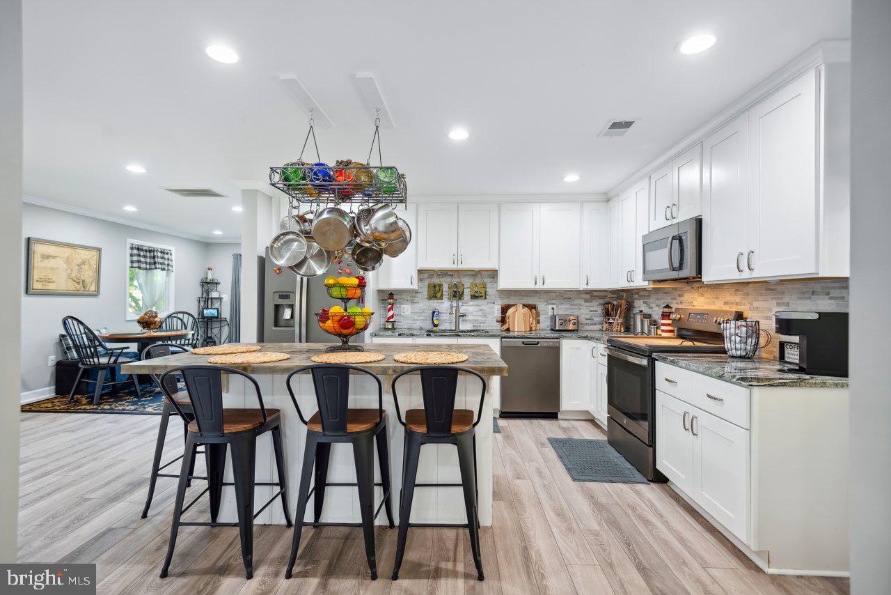 724 SHORE DRIVE