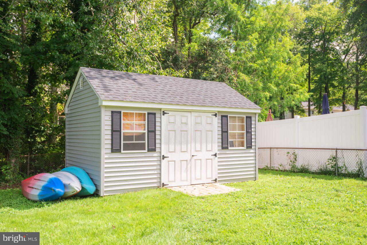 724 SHORE DRIVE