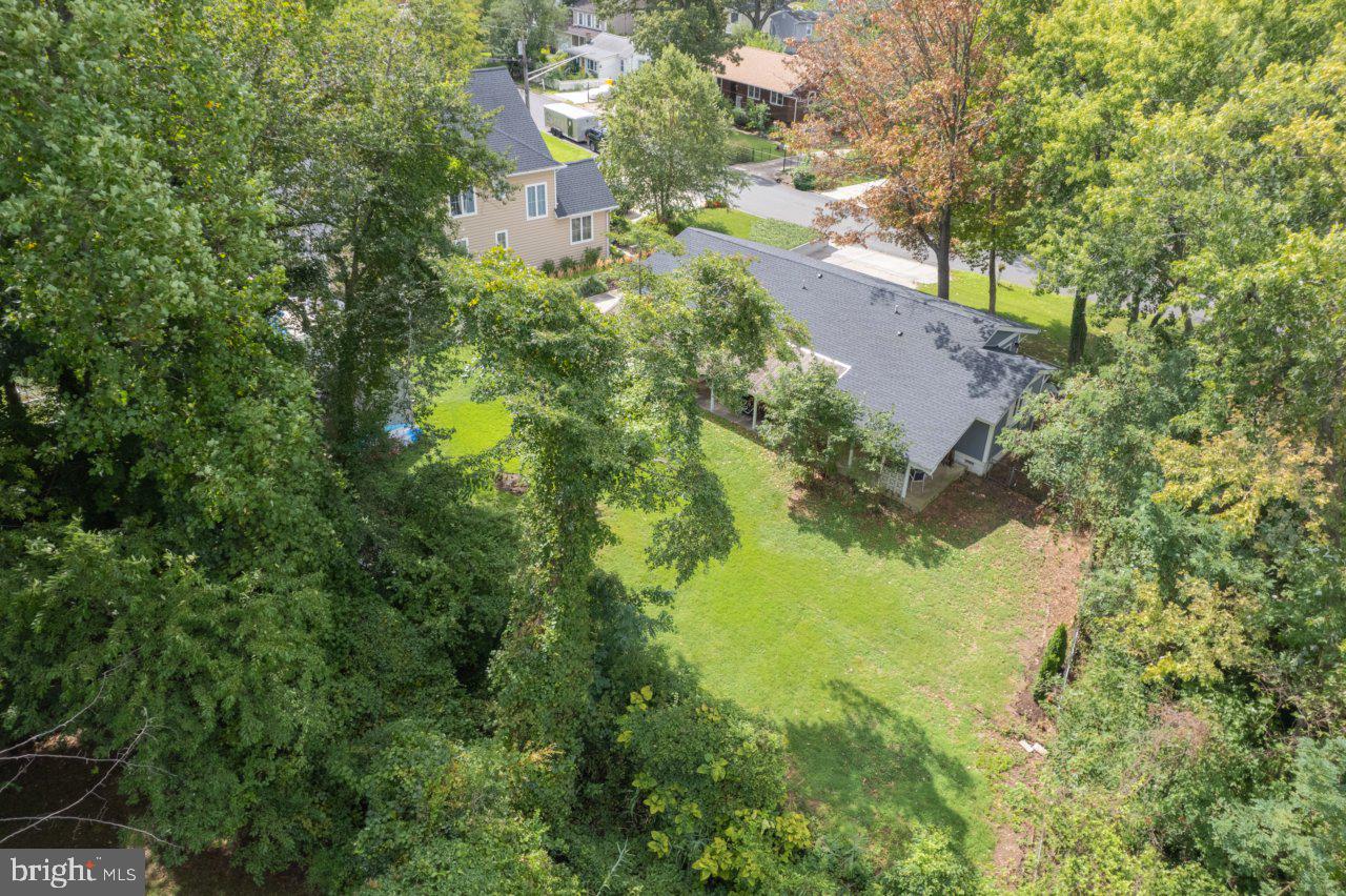 724 SHORE DRIVE