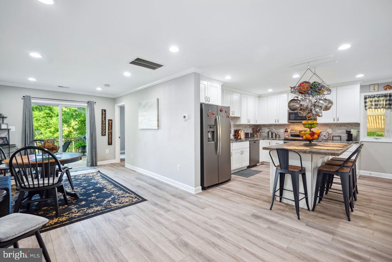 724 SHORE DRIVE