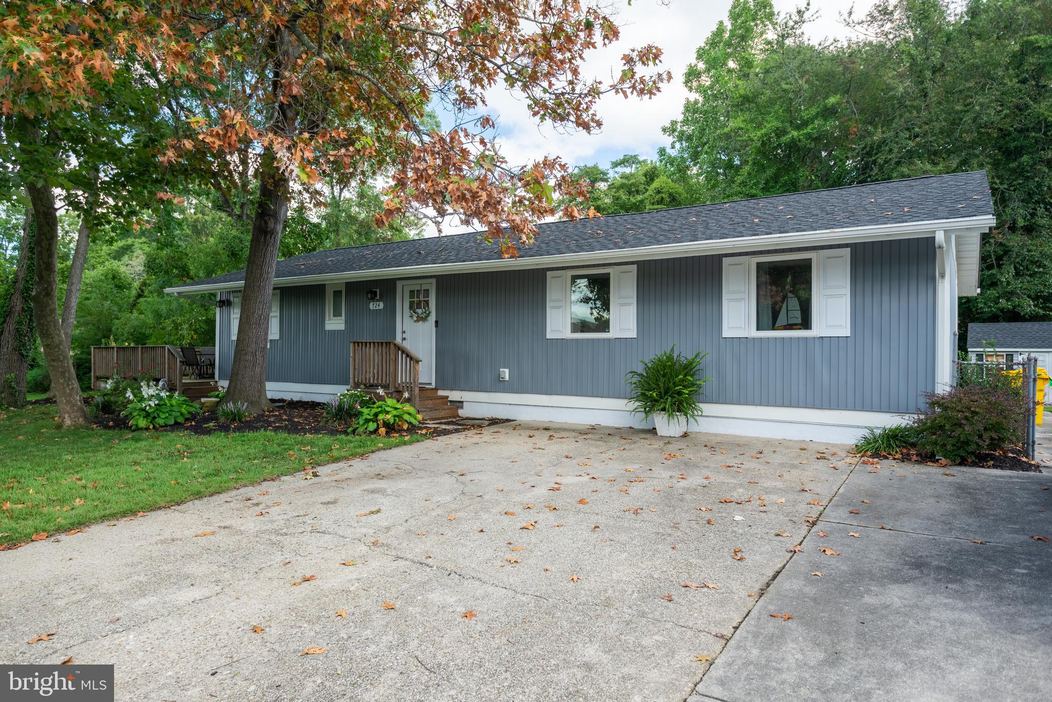 724 SHORE DRIVE
