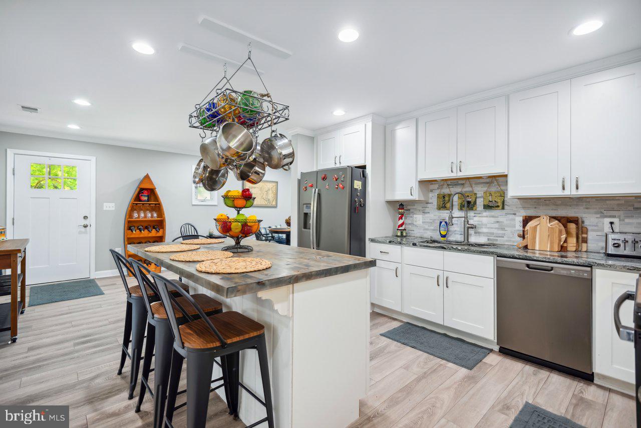 724 SHORE DRIVE
