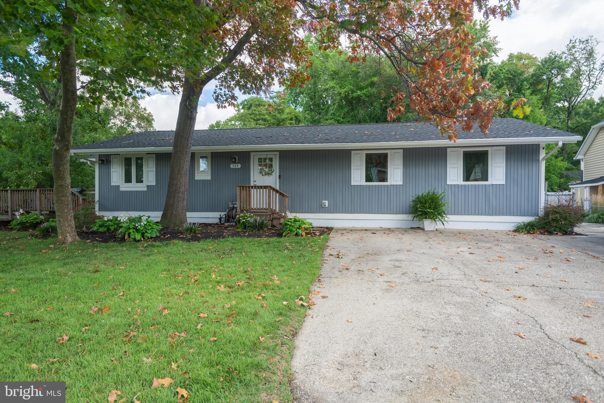 724 SHORE DRIVE