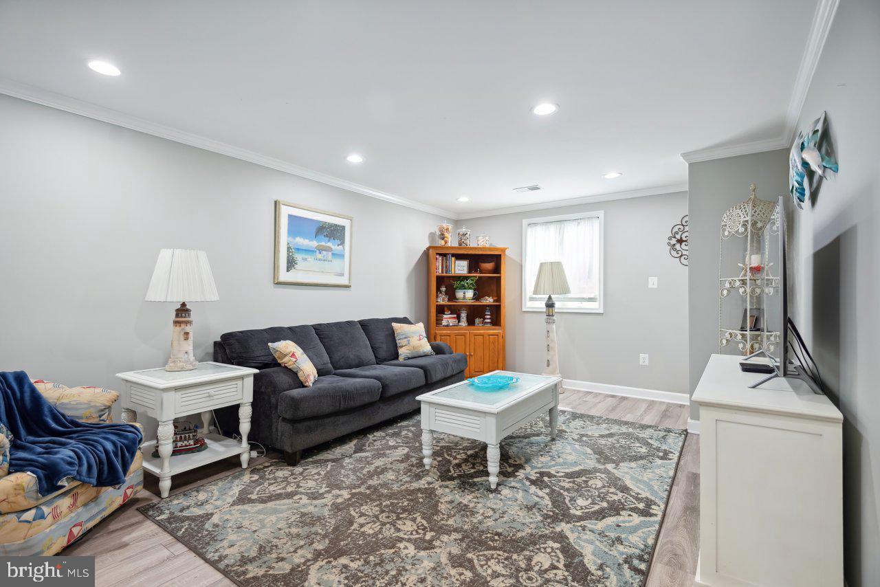 724 SHORE DRIVE