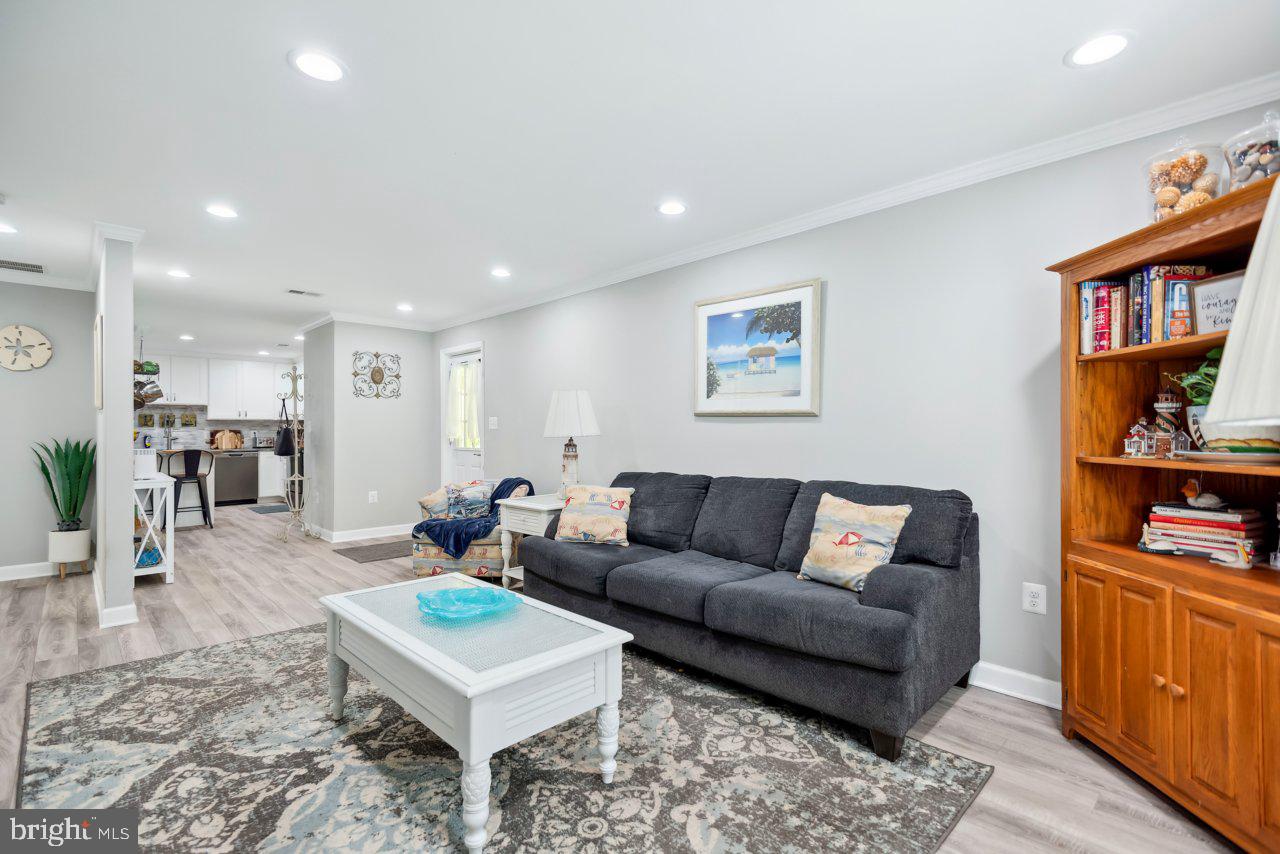 724 SHORE DRIVE