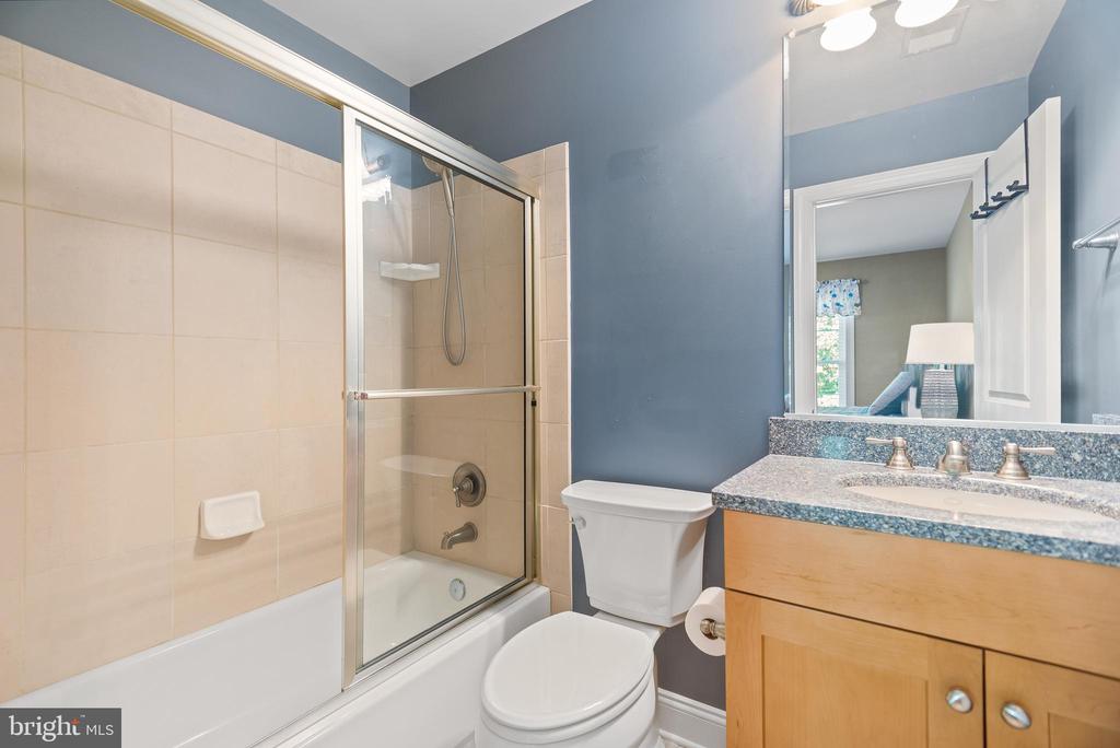 5406 RAPIDAN COURT